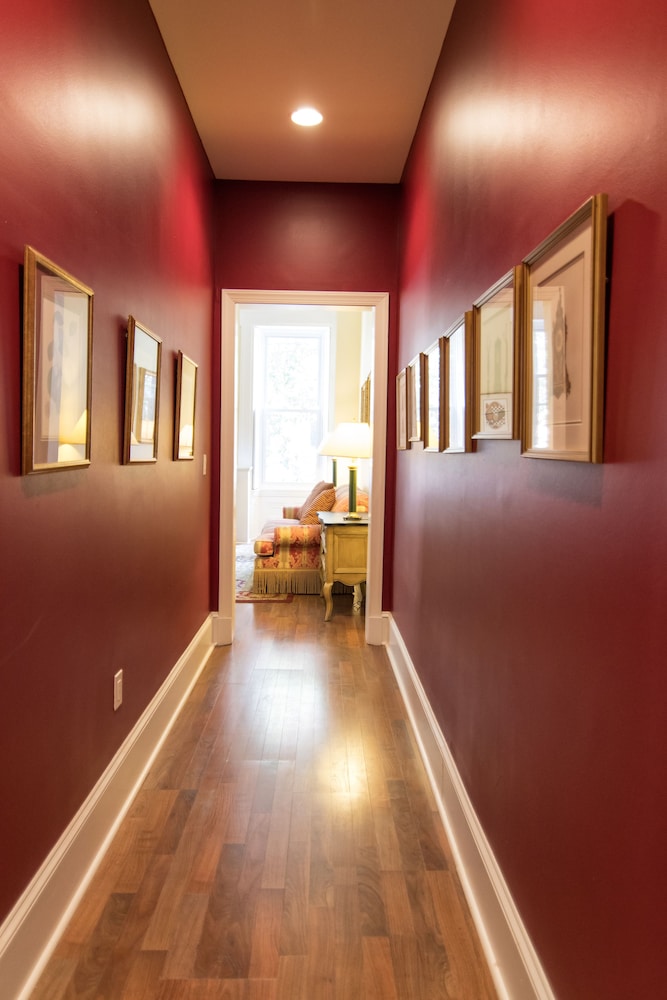 Lafayette Executive Suite