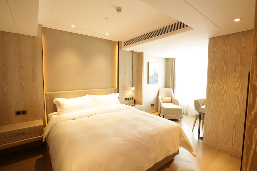 Business Suite photo 1