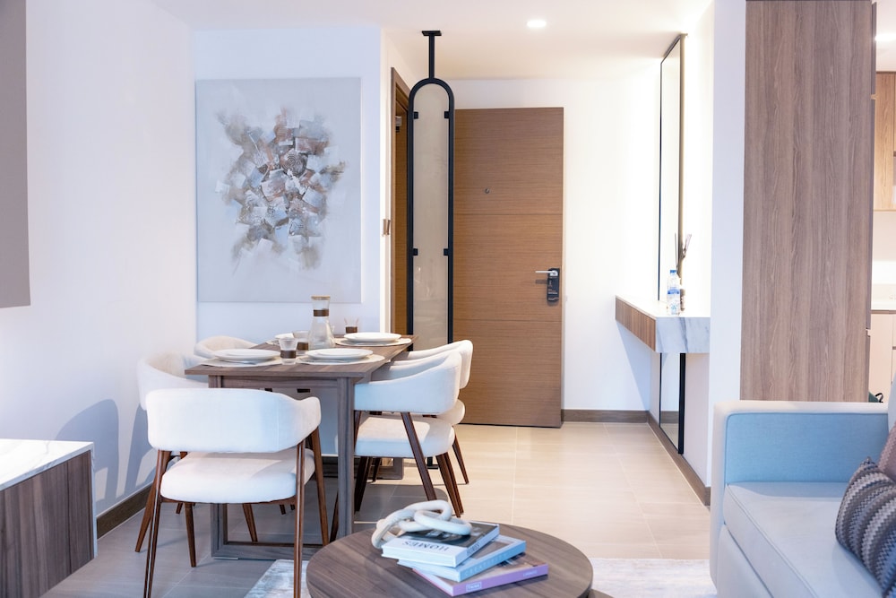 Deluxe Apartment, 2 Bedrooms, Kitchen, City View photo 3