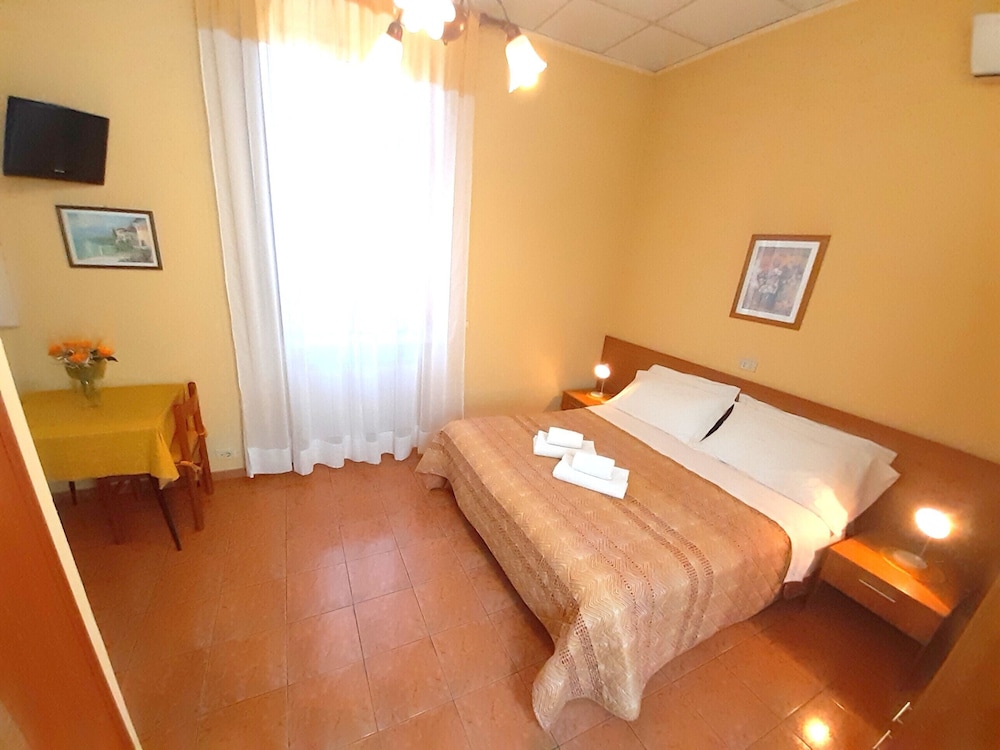 Comfort Studio, 1 Queen Bed