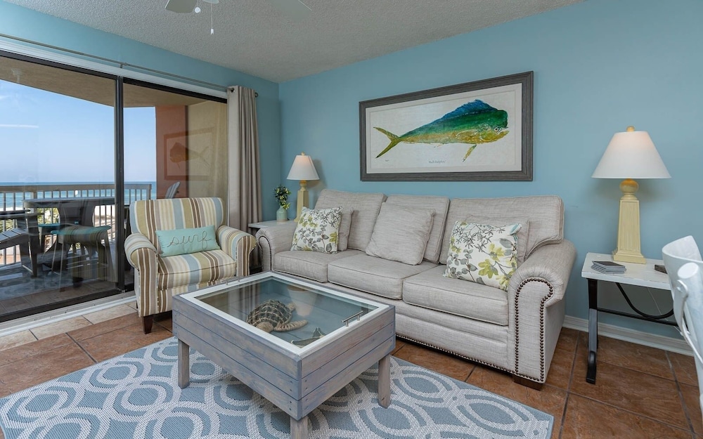 Condo, 2 Bedrooms
