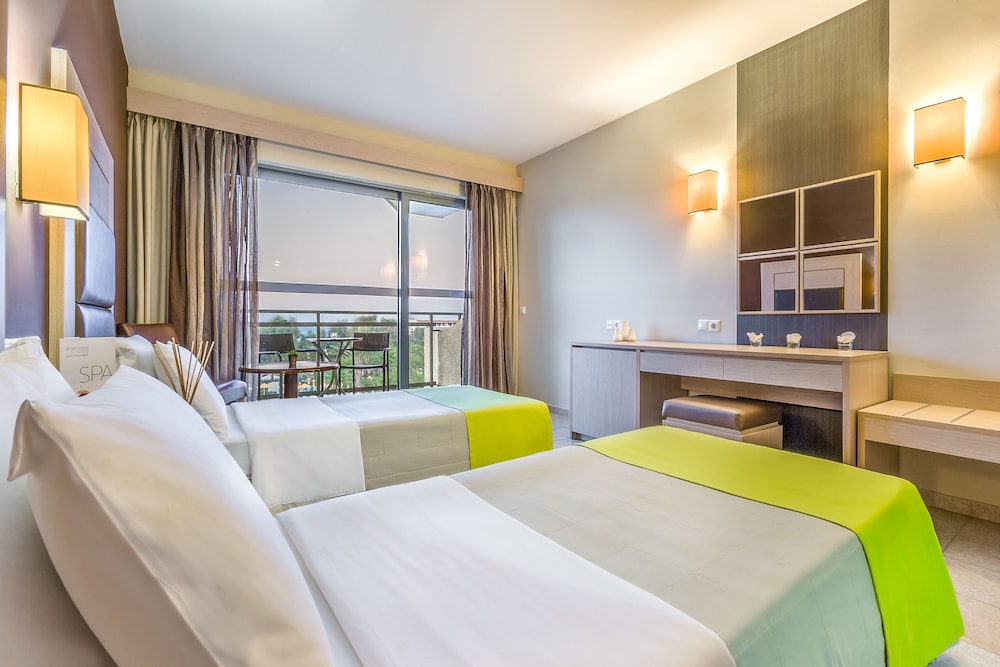 Double Room, Partial Sea View - Photo 2
