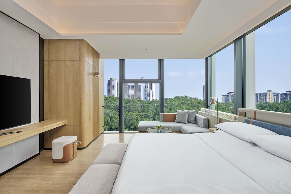 KING DELUXE SUITE - Photo 10