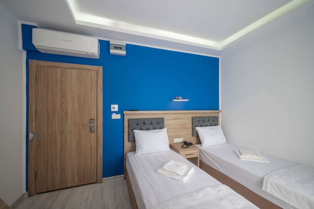Basic Twin Room photo 2