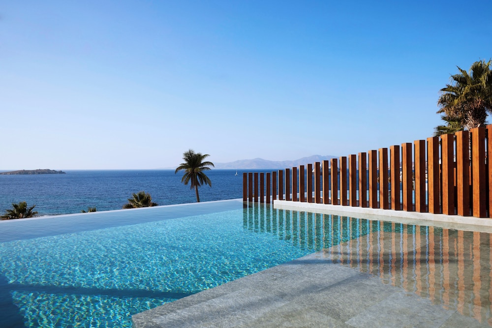 Bill&Coo Suite with Infinity Pool and Sea View - Photo 2