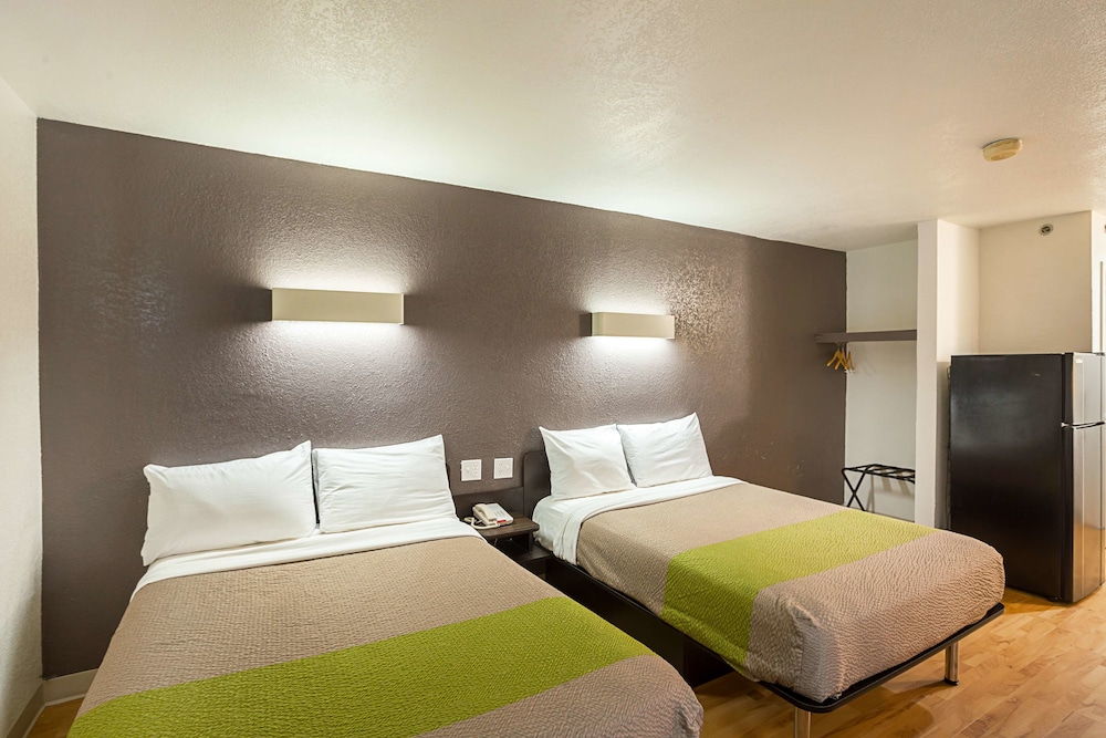 Standard Room, 2 Double Beds, Smoking photo 1
