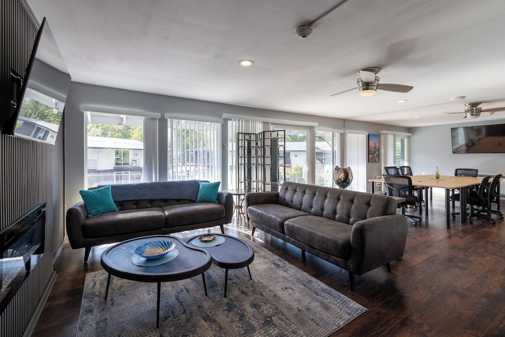 Executive Penthouse photo 1