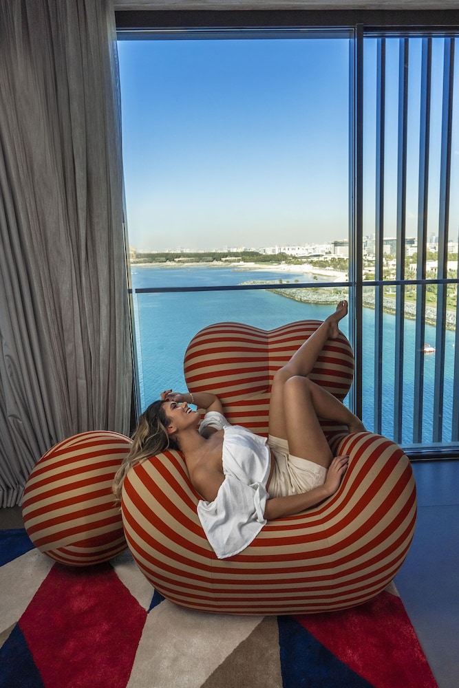 Deluxe Room, 1 King Bed, Complimentary Transfer to Mercato Mall, 20% off Food & Soft Beverage