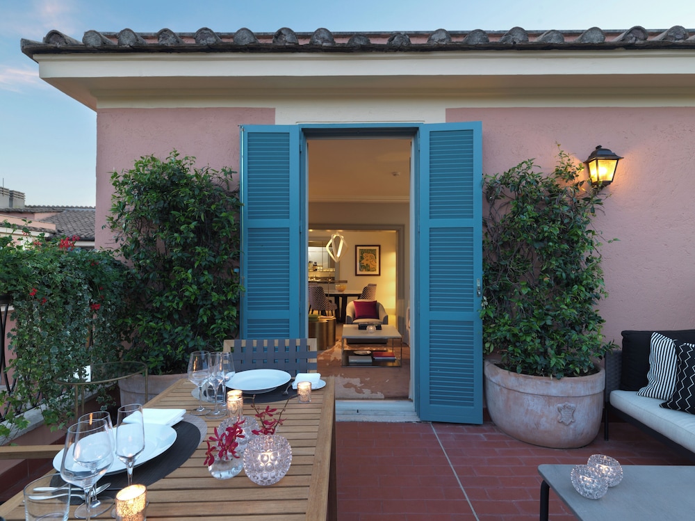Suite, Terrace (Picasso)