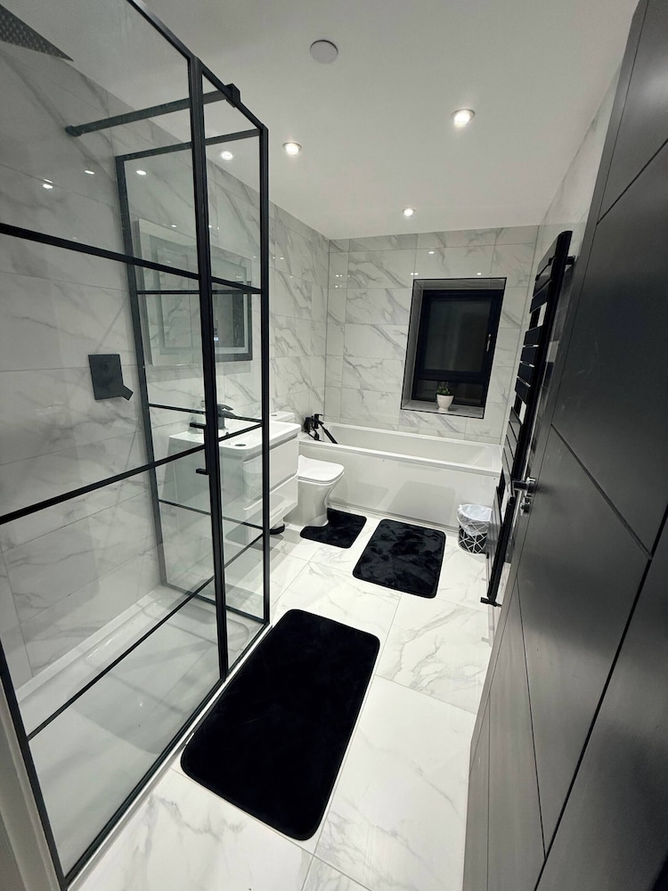 Luxury Home 5 Bedroom 3 Bathroom Games Room Parking, Foto 23