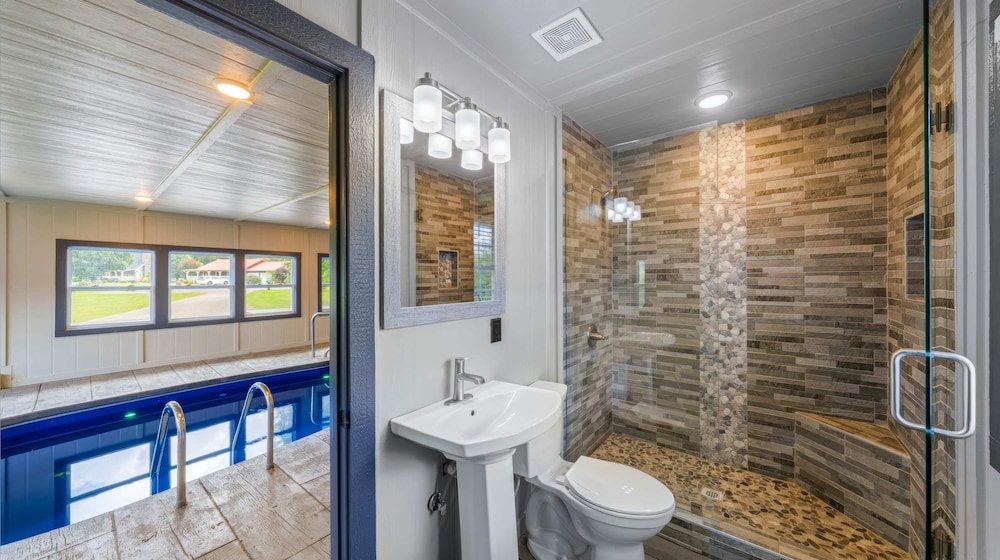 Luxury Poolside Cabin in Sevierville, Zdjęcie 26