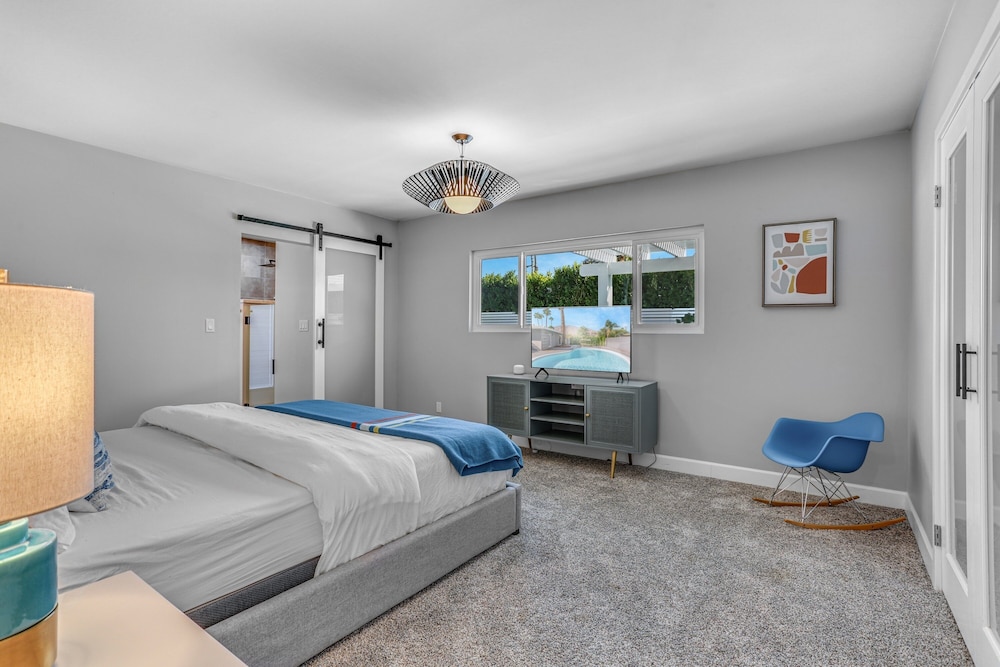 House, Multiple Beds, Pool Access, Pool View (Farrell 2)