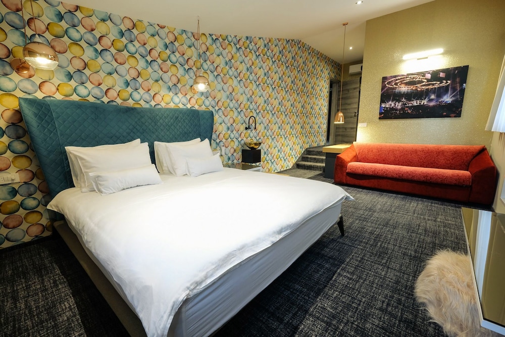 Superior Room, 1 King Bed photo 3
