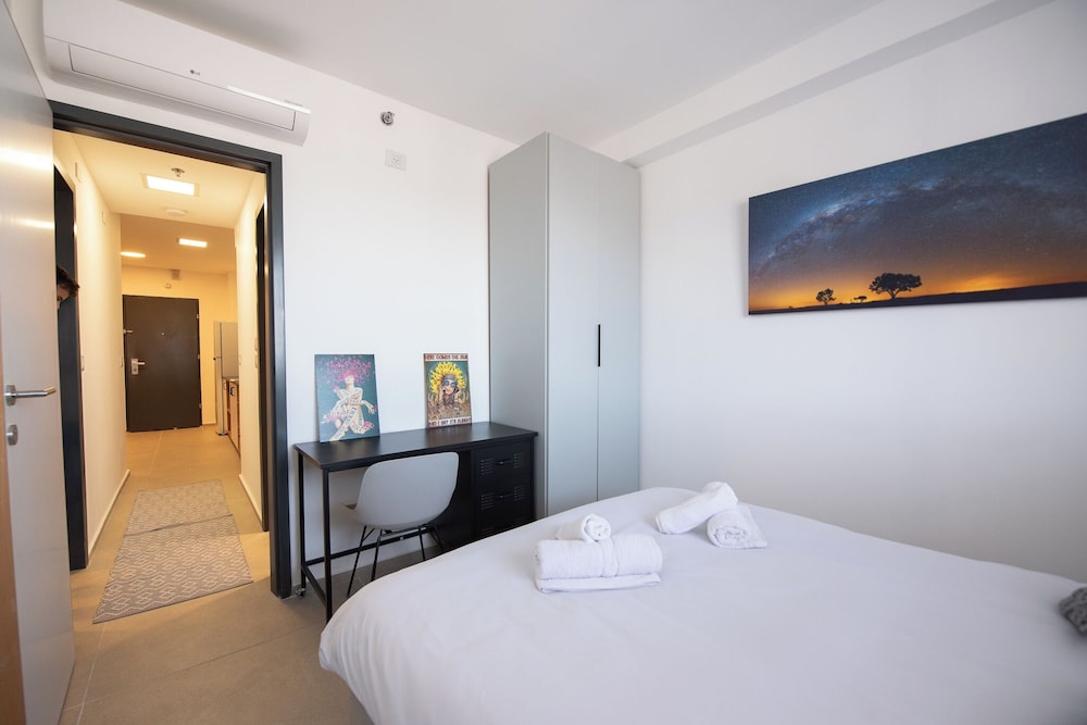 Apartment, 2 Bedrooms, Balcony photo 1