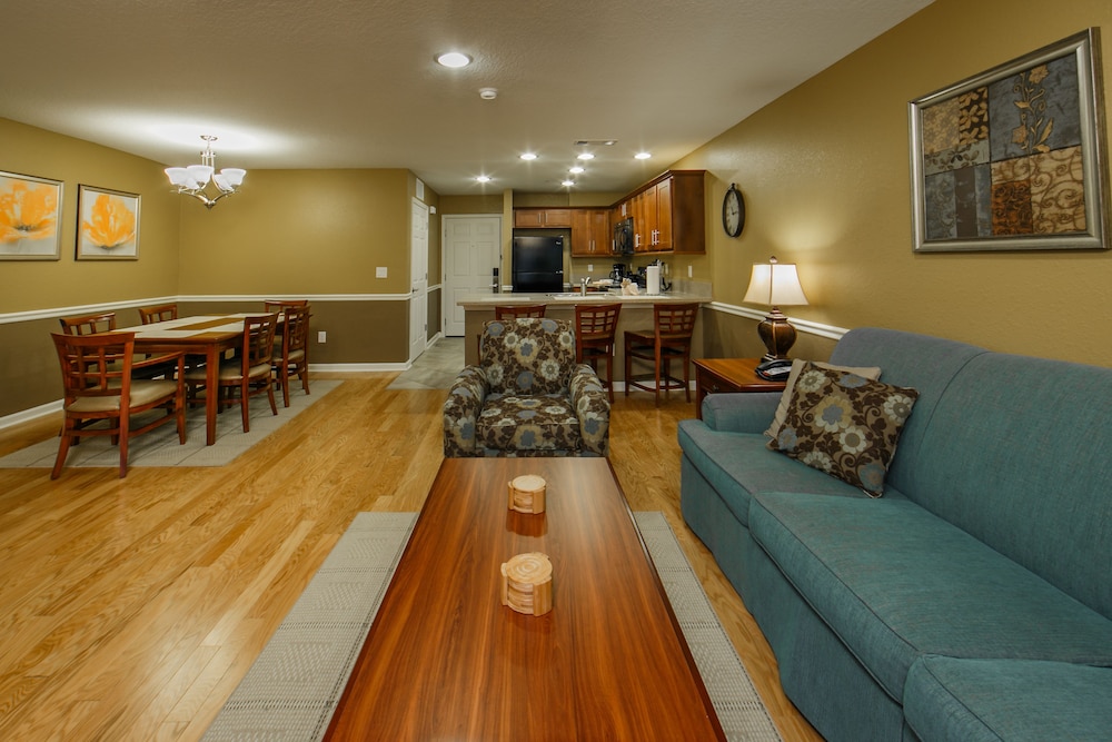 Grand Room, 2 Bedrooms