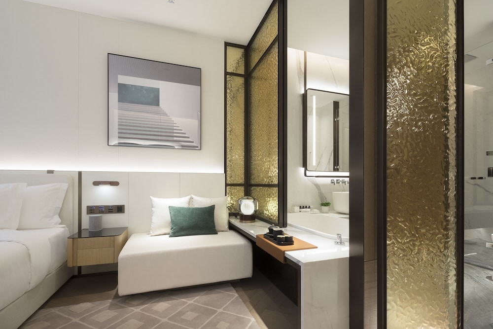 Luxury Double Room, Non Smoking, City View photo 2