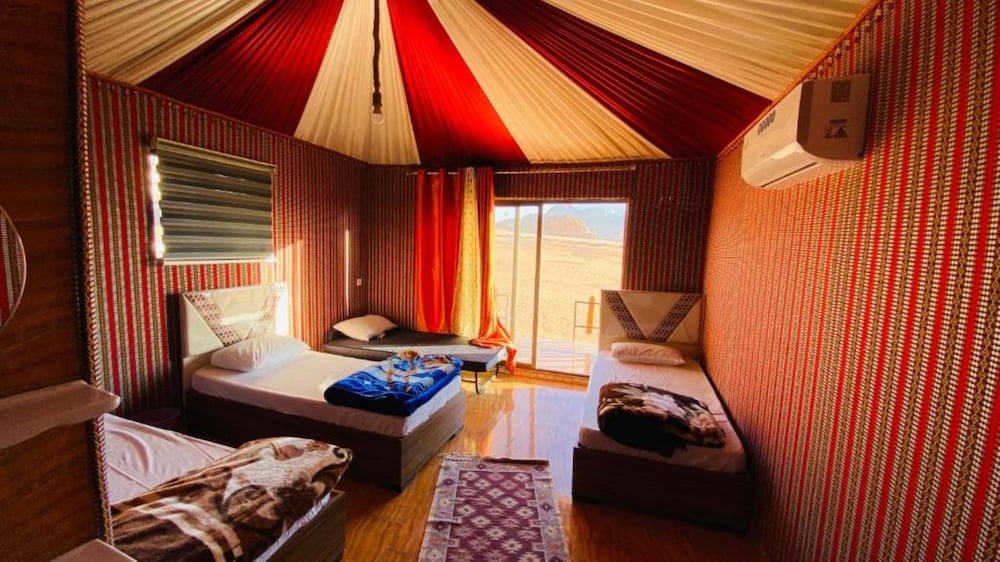 Deluxe Double Room, Private Bathroom, Mountain View photo 2