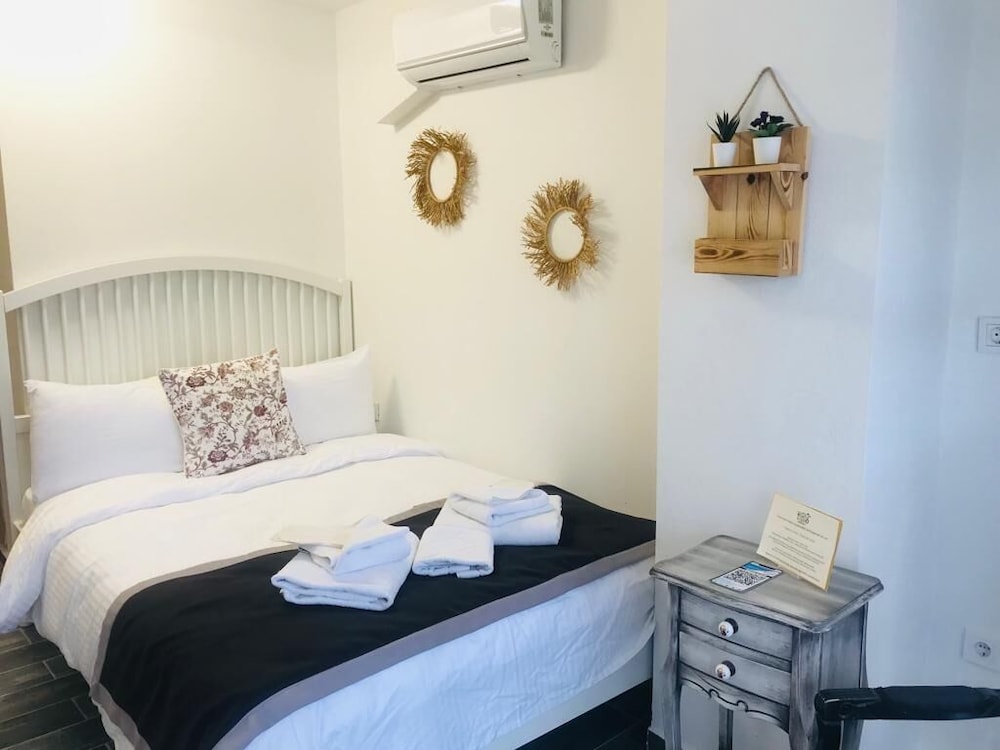 1. Kat Suite Oda Balkonlu Bahce Manzarali