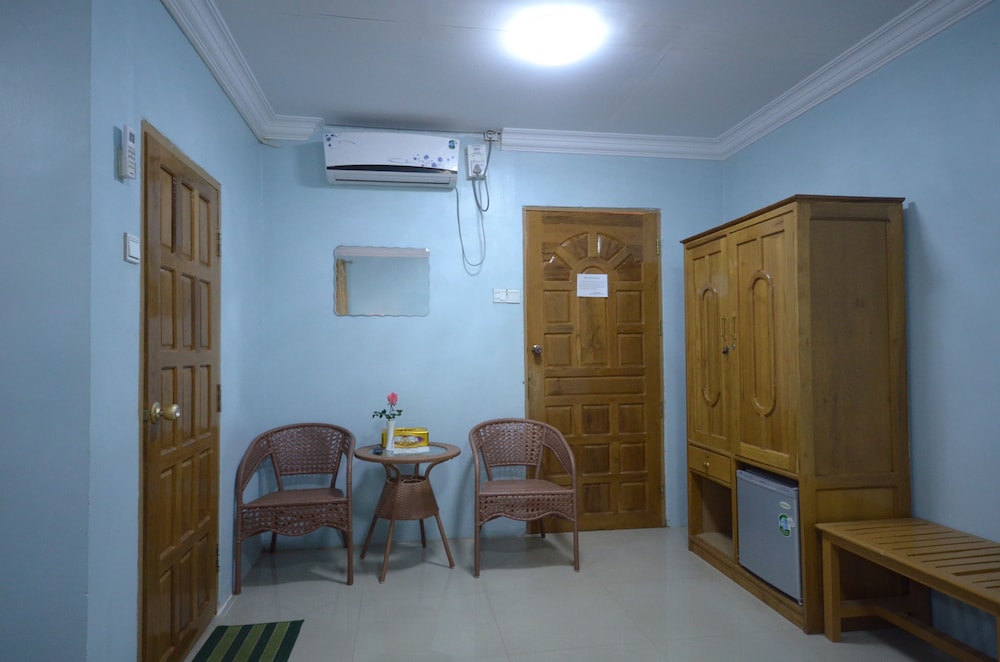 Mixed Dormitory Room photo 2