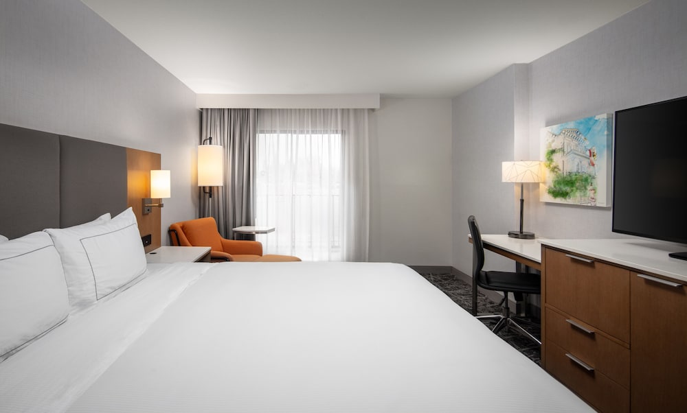 Room, 1 King Bed (Arden Wing) - Photo 2