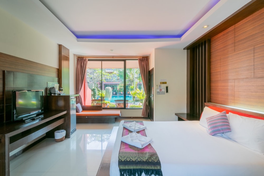 Room, Pool View photo 2