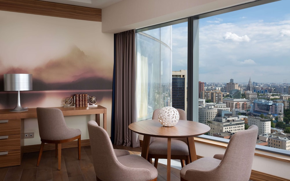 Suite, 1 Bedroom photo 2