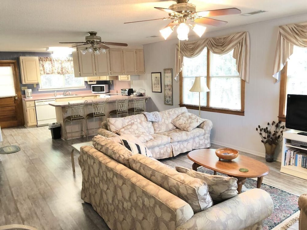 House, 2 Queen Beds (Corner Pocket) photo 3