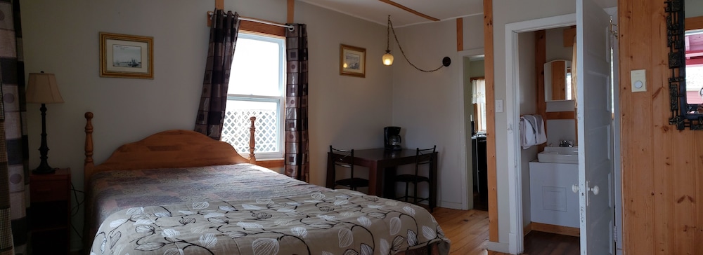 Cabin, 1 Queen Bed with Sofa bed, Kitchenette (Cabin 5,7) photo 1