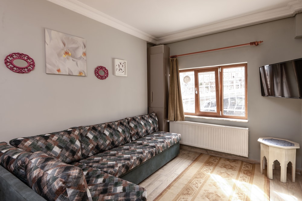 Double or Twin Room, City View, Ground Floor photo 3