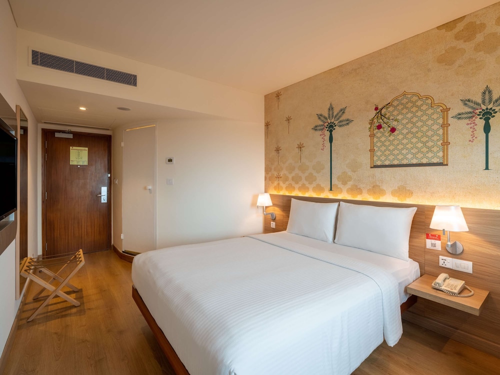 Standard Room, 1 Queen Bed - Photo 4