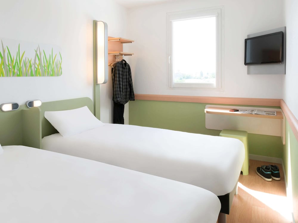 Twin Room, 2 Twin Beds photo 2