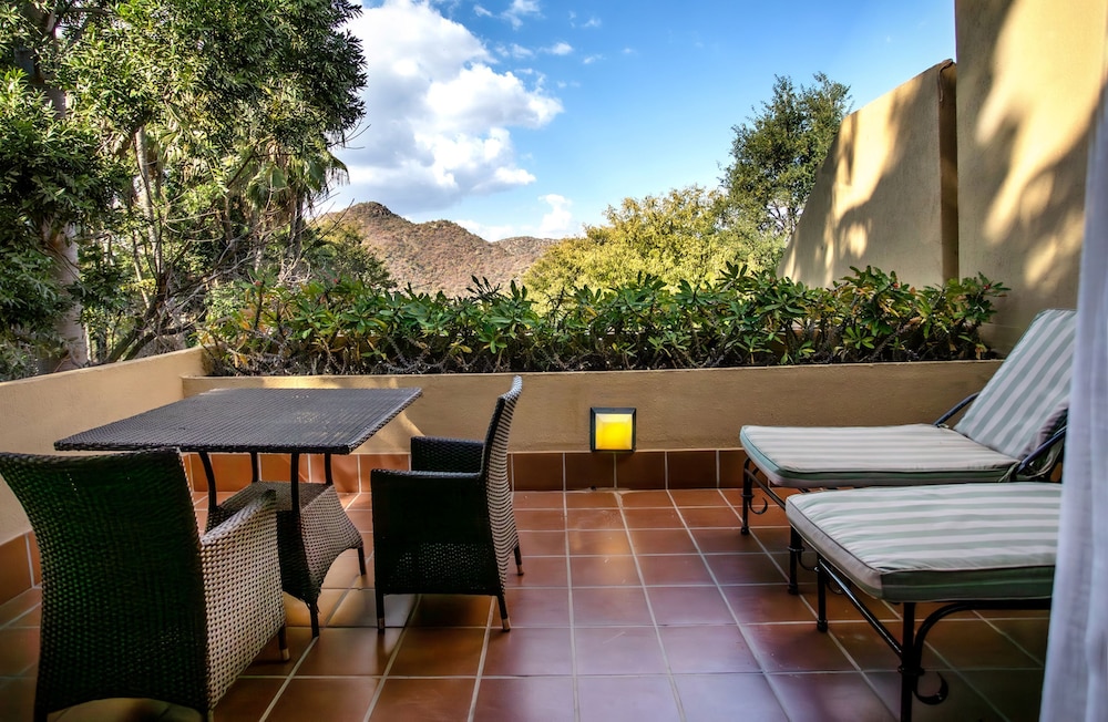 Superior Luxury Room with Balcony photo 2