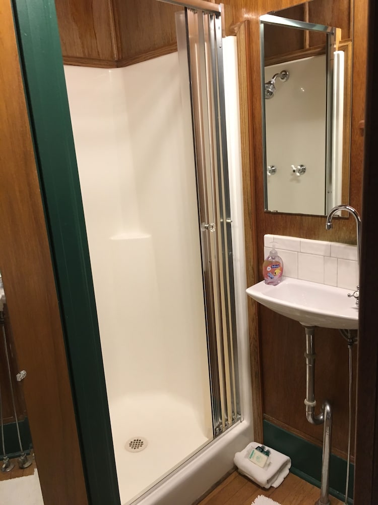 Room, Private Bathroom (The Library "GUEST" Room) photo 2