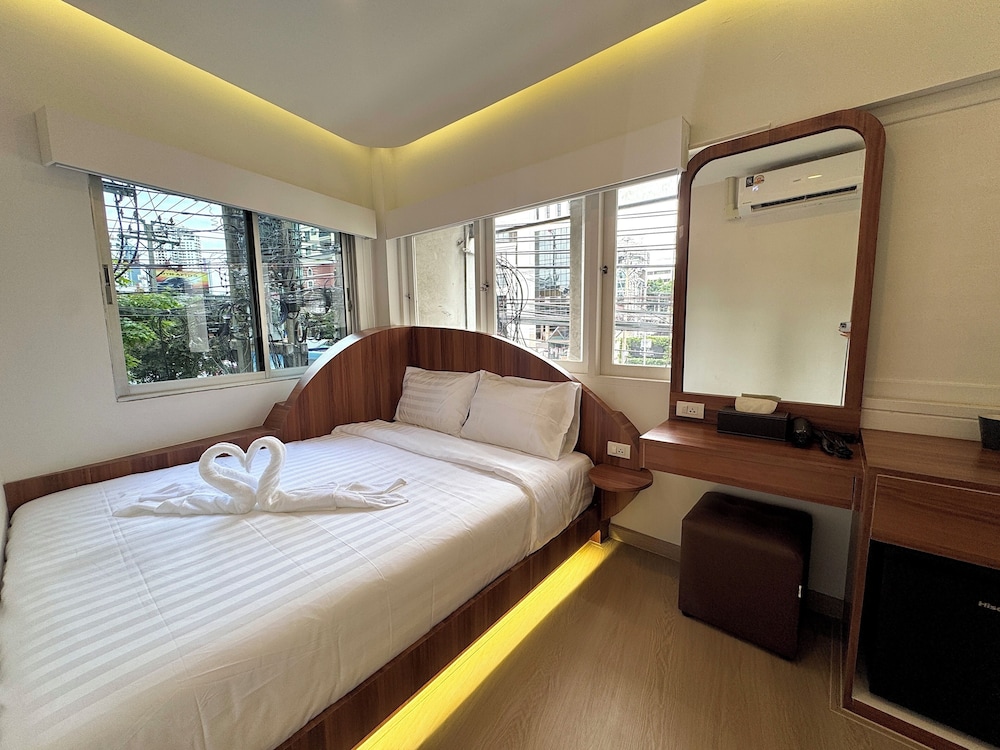 Standard Double Room, City View