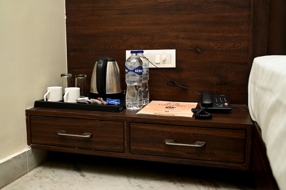 Deluxe Double Room A/C - Photo 8