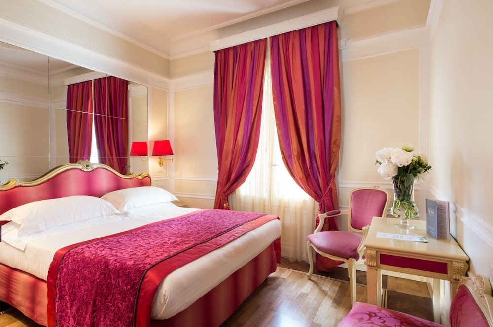 Classic Double or Twin Room, Poolside