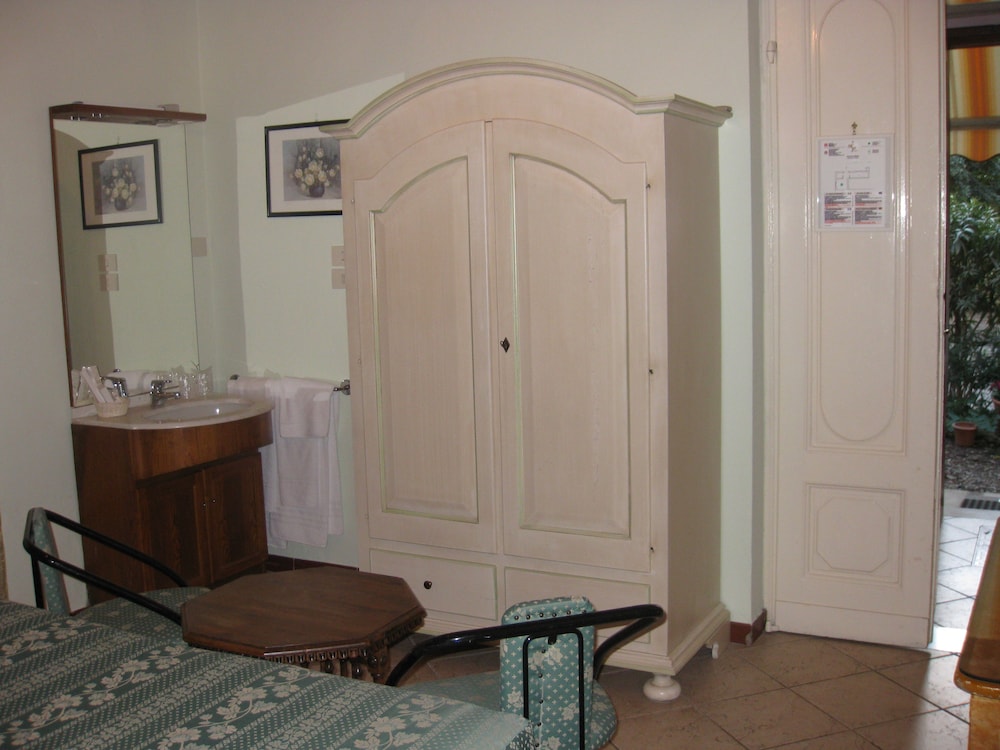 Family Apartment, Annex Building
