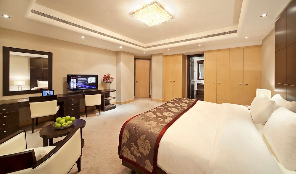 Deluxe Room, 1 King Bed, Non Smoking (View) - Photo 5