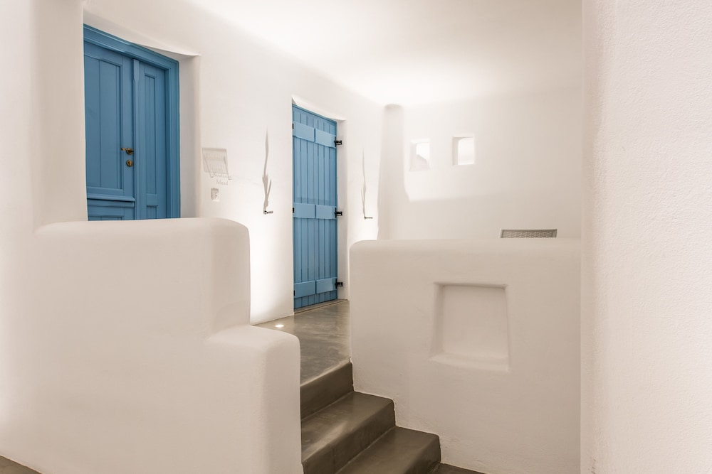 Economy Triple Room, Balcony