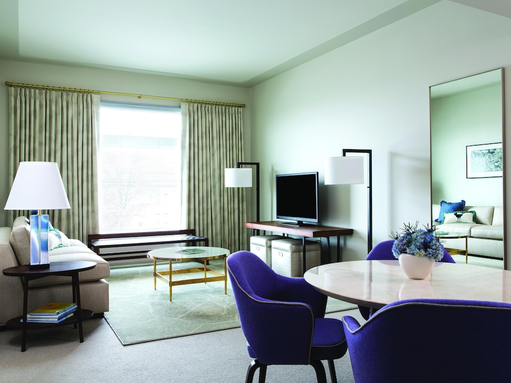 Luxury Suite