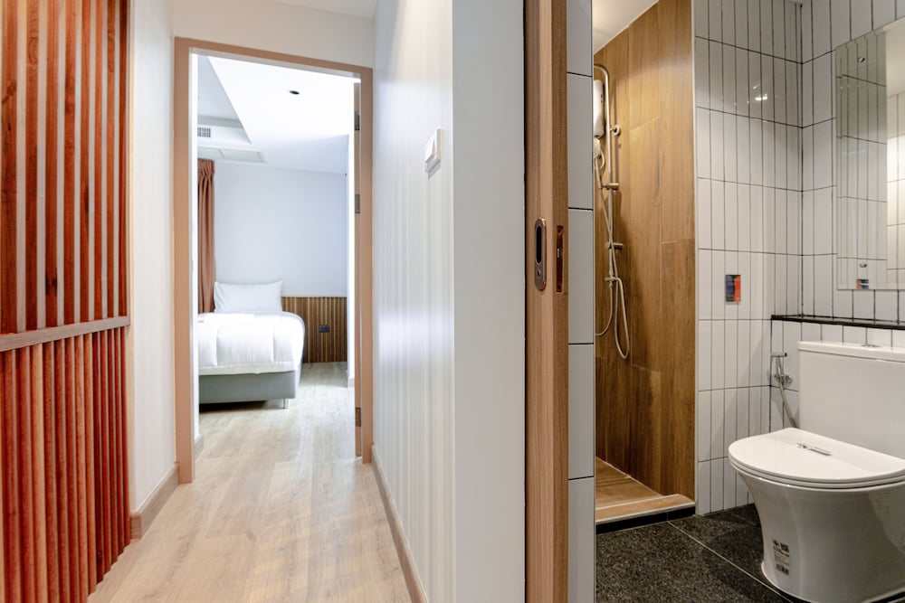 Two Bedroom Suite - Photo 2