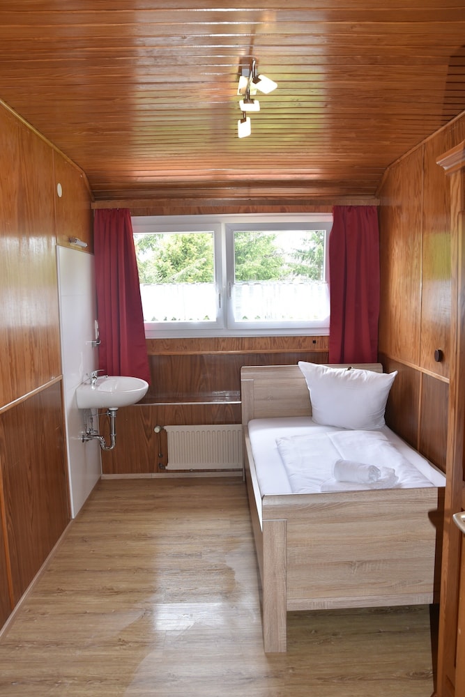 Economy Single Room