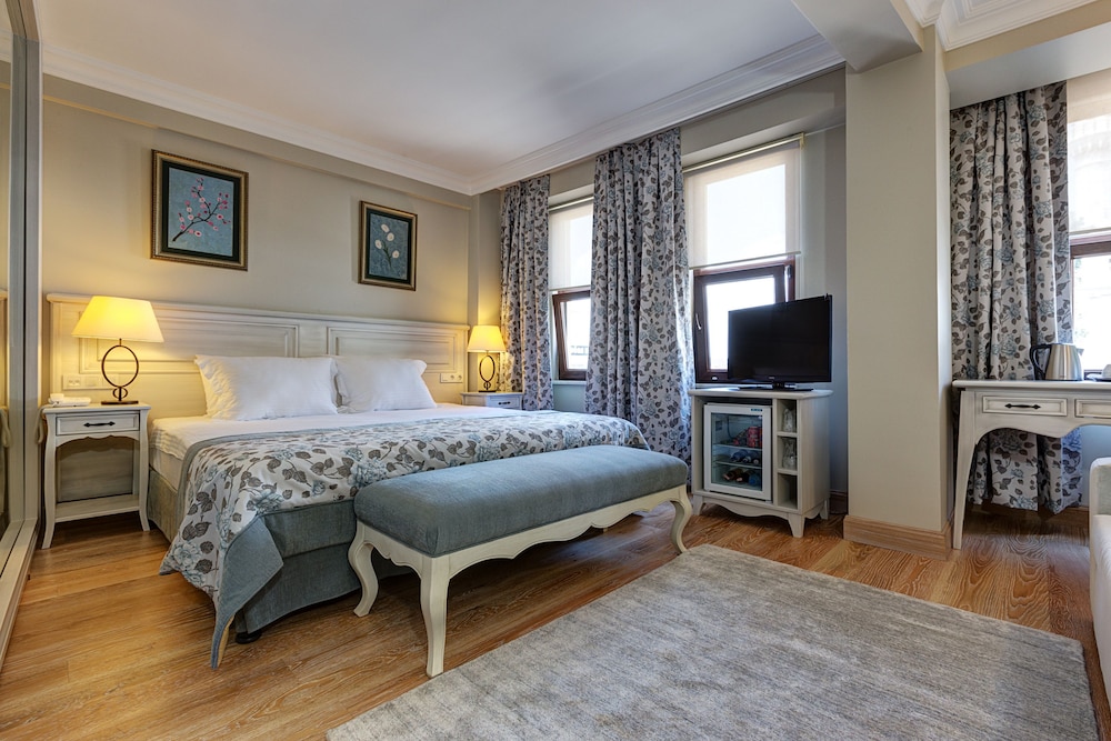 Queen Suite photo 2