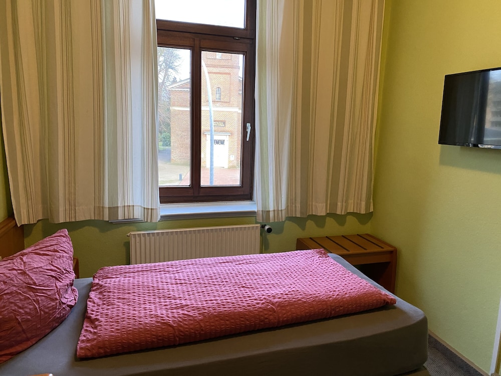 Single Room, Shared Bathroom