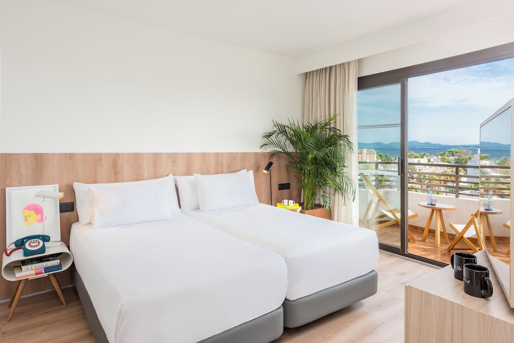 The Loft Sea View - Photo 2