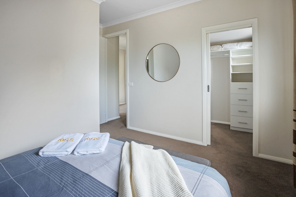 Comfort Townhome, 4 Bedrooms photo 2