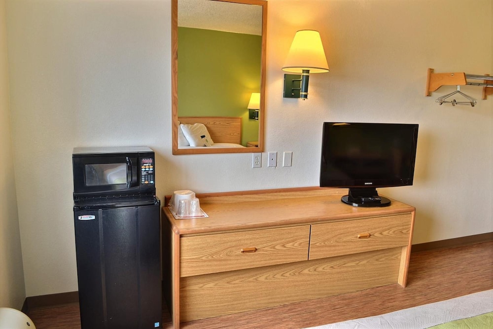Deluxe Room, 2 Double Beds, Non Smoking, Refrigerator & Microwave photo 2