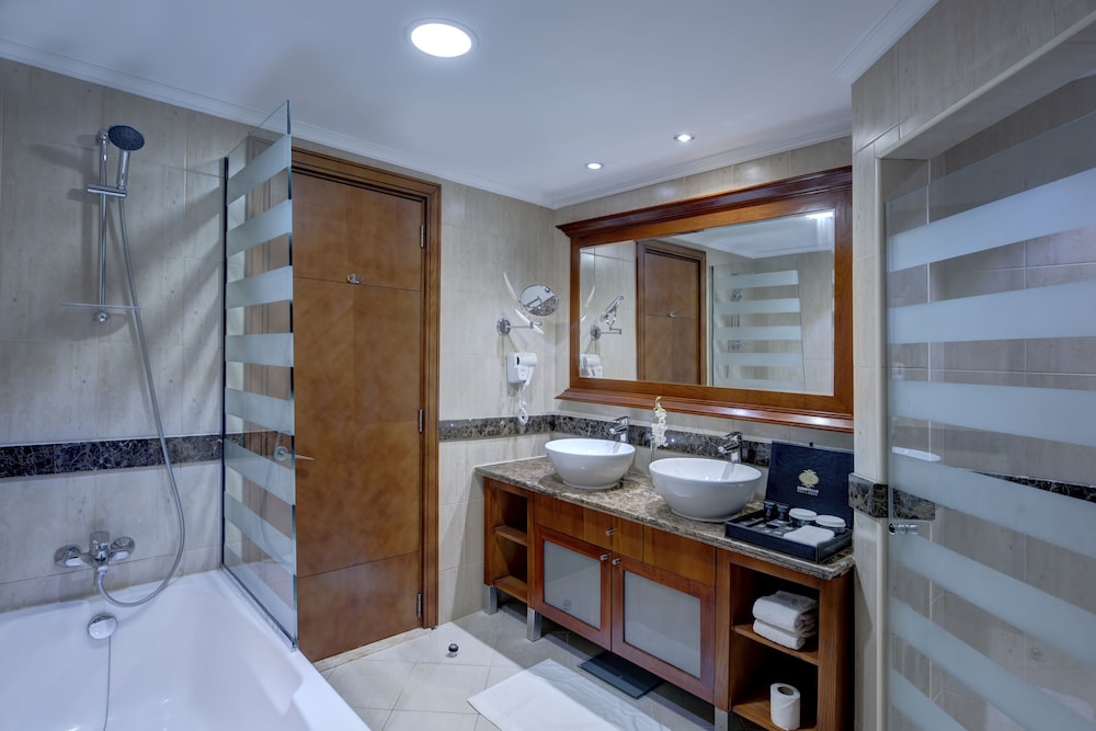 Deluxe Room (Twin) - Photo 2