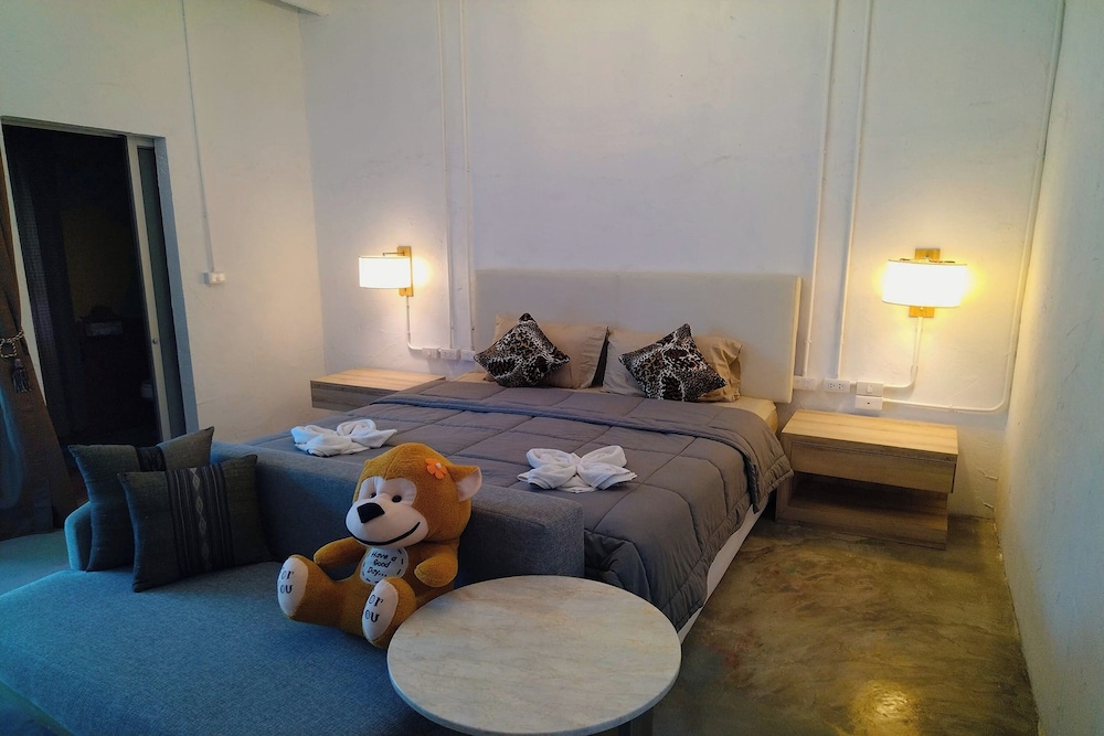 Deluxe Room - Photo 5