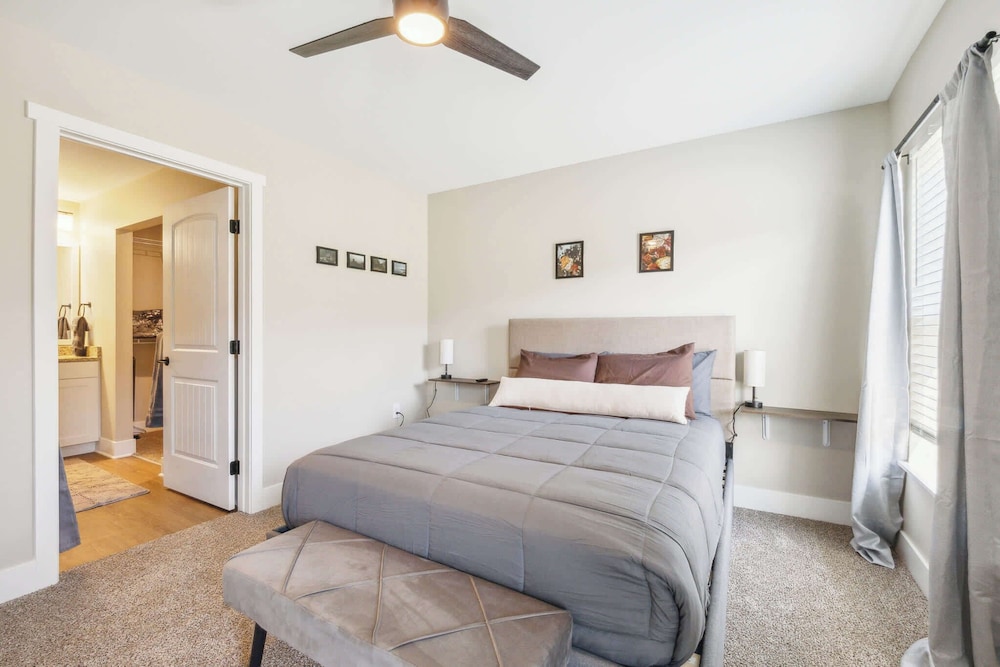 Deluxe Condo, 2 Bedrooms, Non Smoking, Patio photo 2